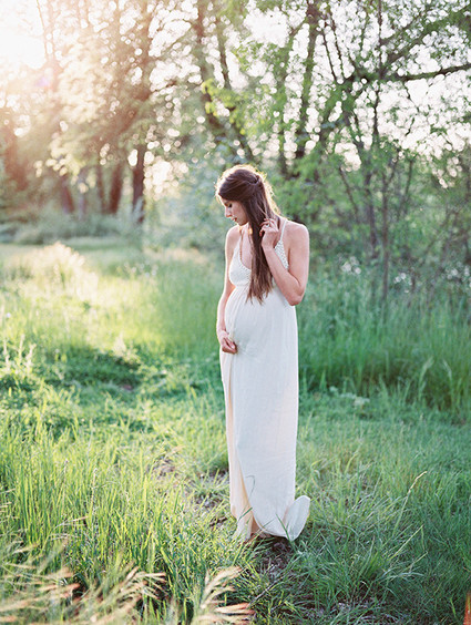 Simple bohemian maternity photos