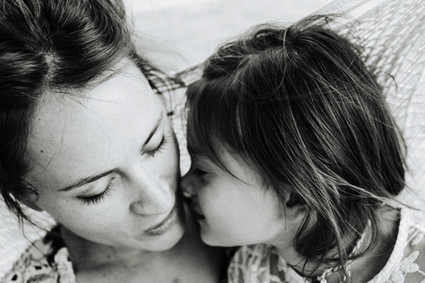 Amanda Watters lifestyle maternity photos