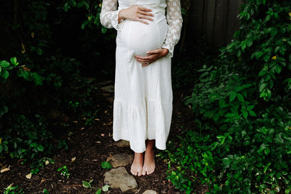 Amanda Watters lifestyle maternity photos