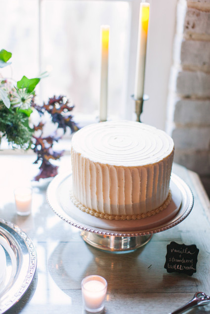Simple white wedding cake