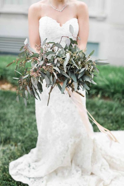 Spring wedding florals