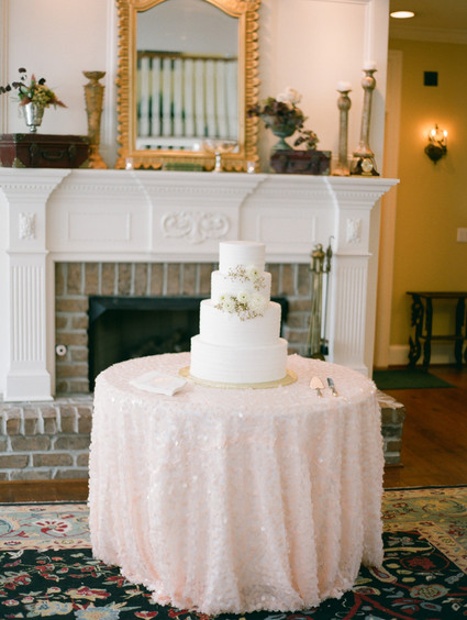 Elegant wedding cake
