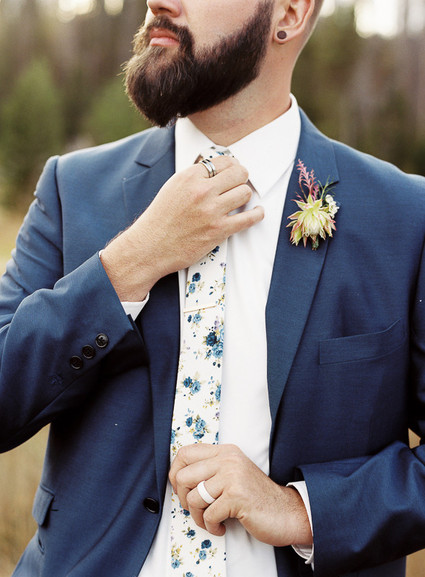 Floral tie