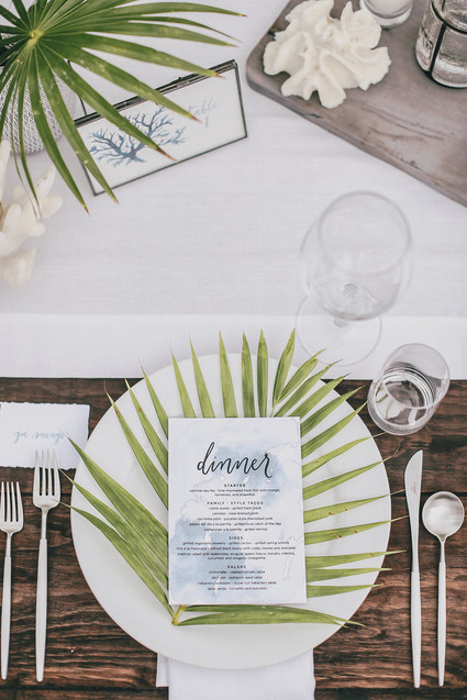 Palm frond place setting