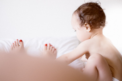 family maternity photos by Yuna Leonard