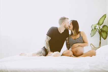 family maternity photos by Yuna Leonard