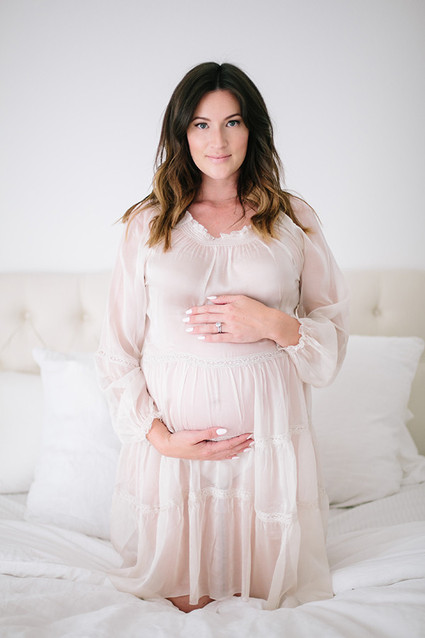 glamorous maternity photos of Catherine