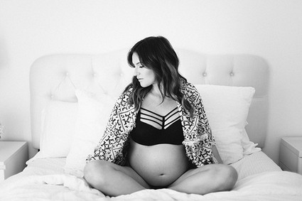 glamorous maternity photos of Catherine