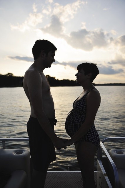 Lakeside maternity photos