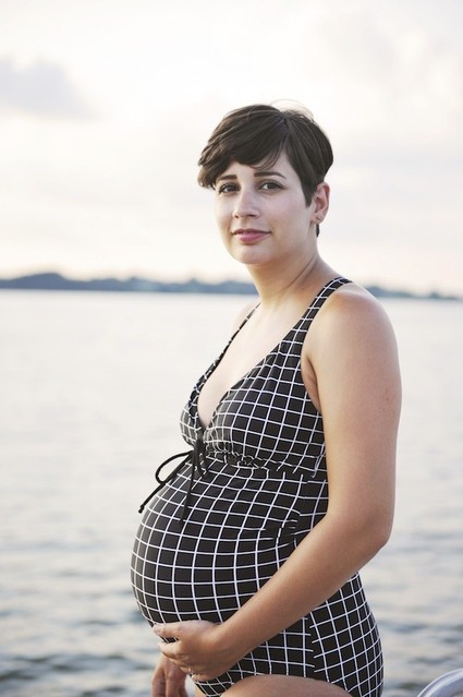 Lakeside maternity photos