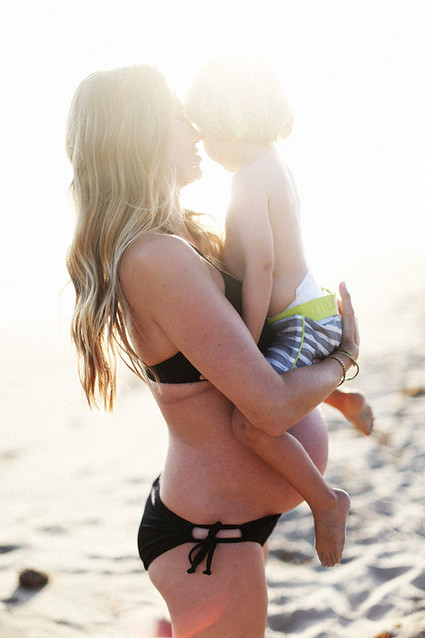 beach maternity photos in LA
