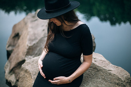 rock quarry maternity photos