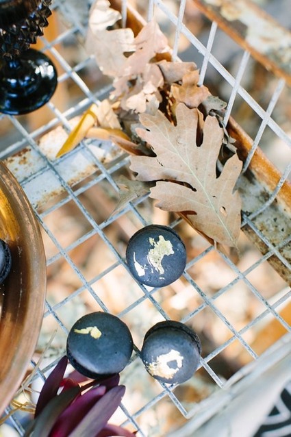 halloween macarons