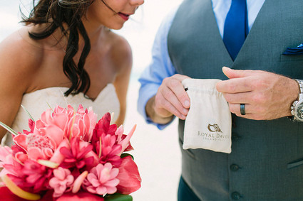 Sandbar elopement in Fiji