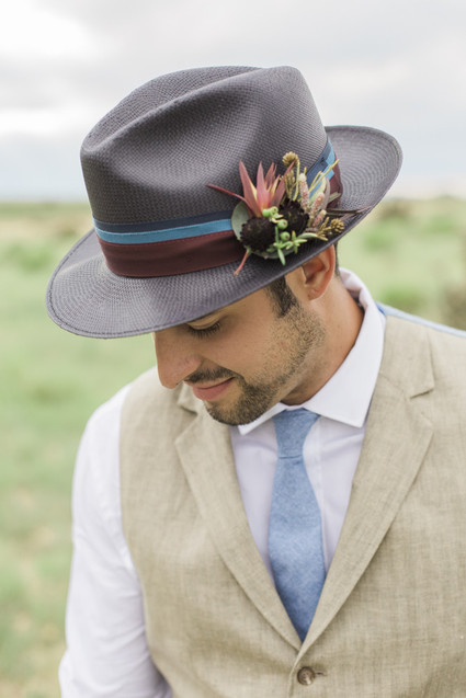 Grooms accessories