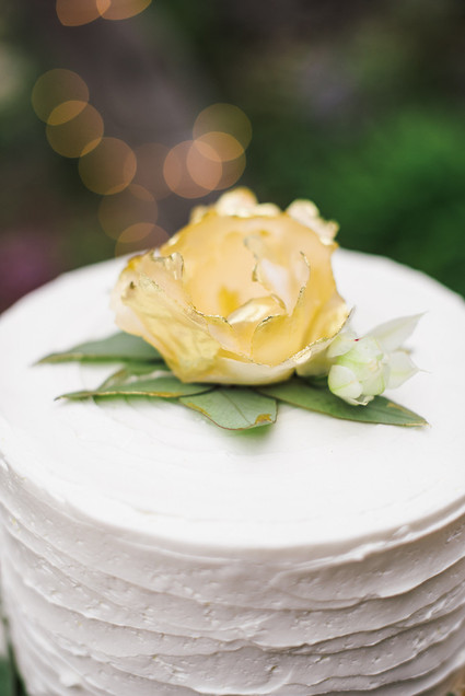 Wedding cake florals