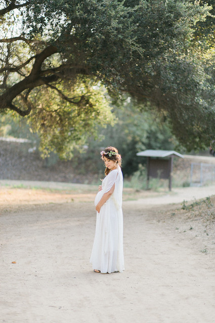 romantic maternity photos