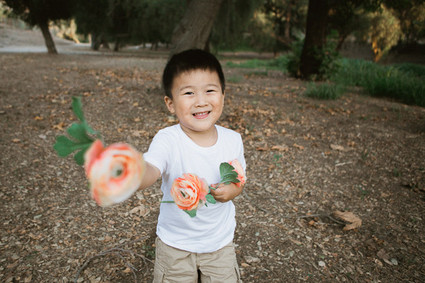 floral maternity shoot with boys