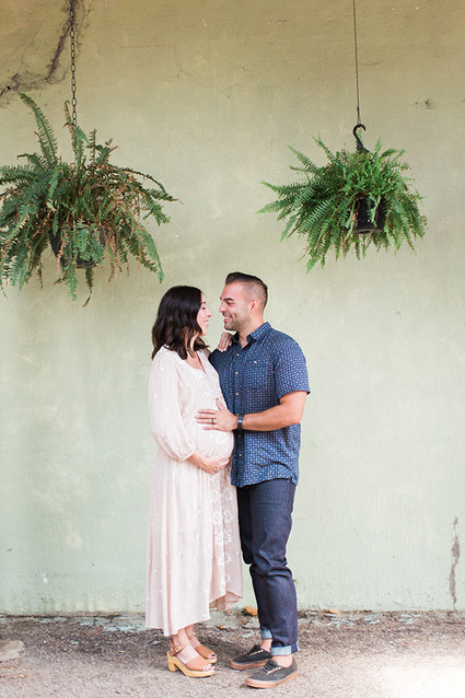 simple modern maternity photos