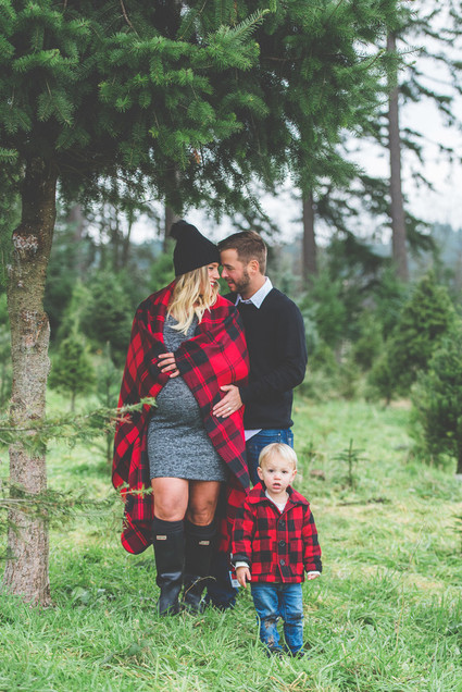 Christmas tree farm family photos