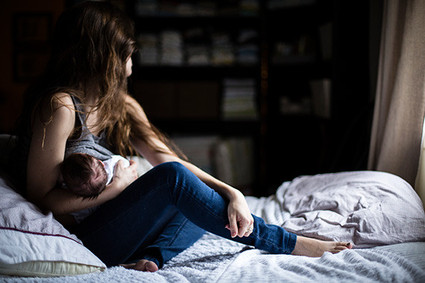 moody beautiful newborn photos