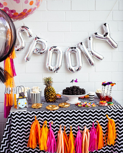 black and white halloween ideas Inspiration