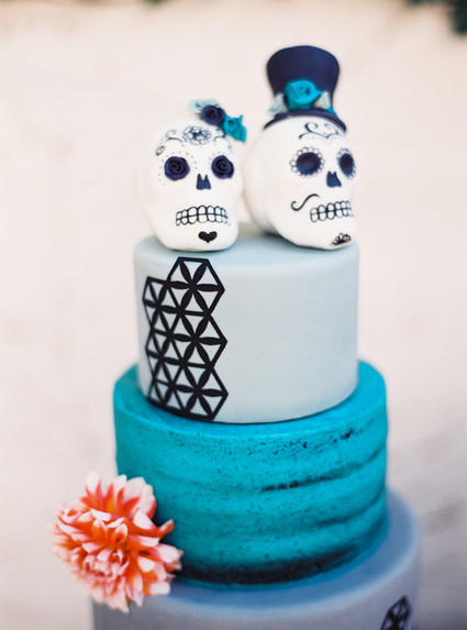 Dia de Los Muertos wedding cake