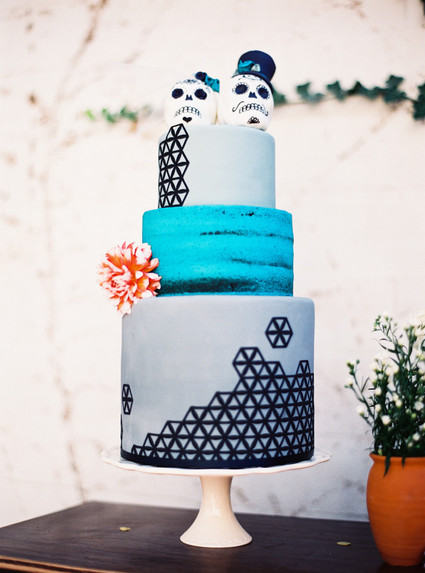 Dia de Los Muertos wedding cake
