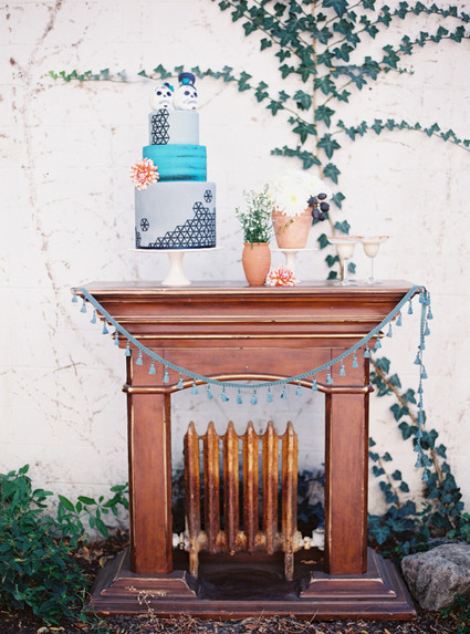 Cake display table