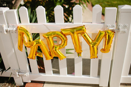 gold mylar balloons