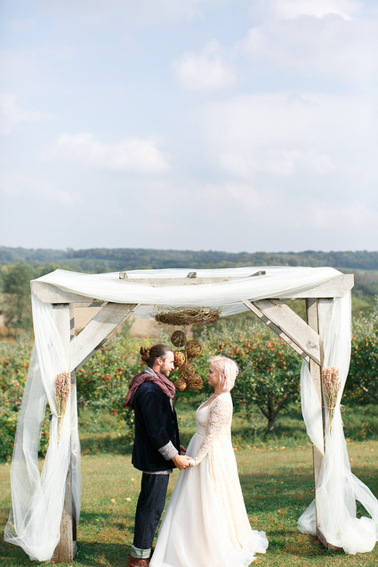 Fall wedding ceremony