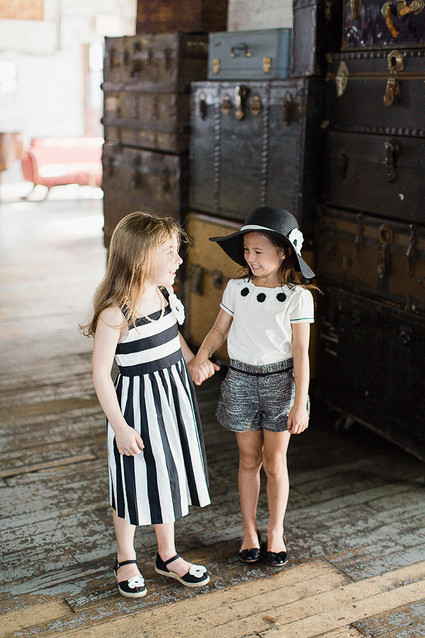 vintage girls travel outfit