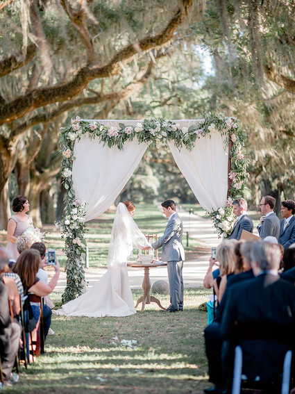 Outdoor Charleston wedding ceremony