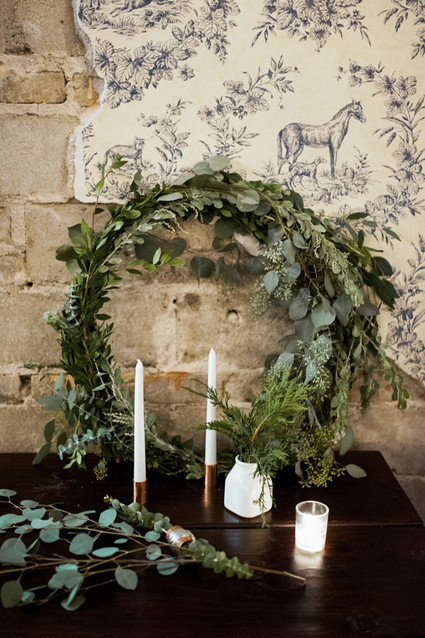 DIY holiday wreath party idea