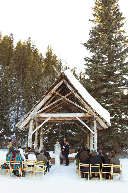 Outdoor winter ceremony
