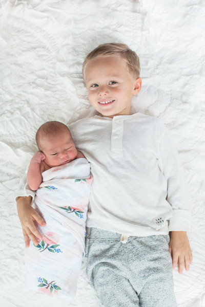 sibling newborn photos