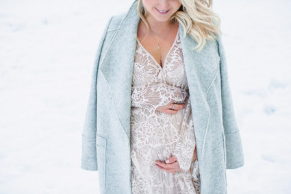 Winter maternity photos