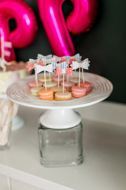 birthday macarons