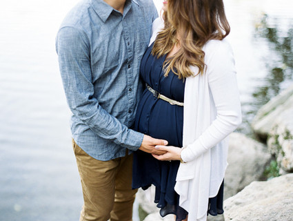 mountain maternity photos in Canada Inspiration