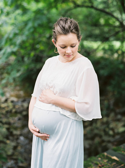 outdoor maternity photos