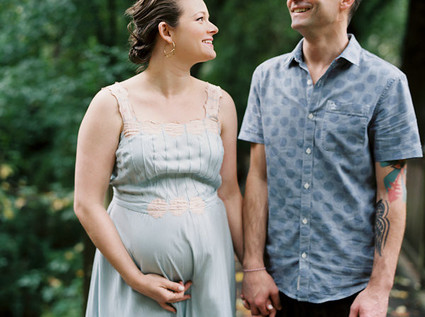 outdoor maternity photos