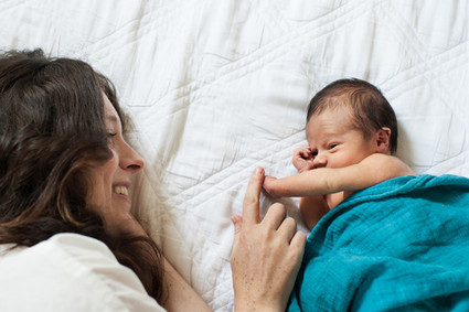 lifestyle newborn photos