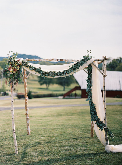 Rustic Tennessee ceremony altar