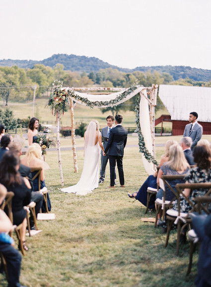 Rustic Tennessee wedding ceremony