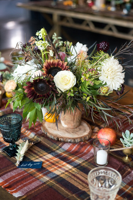 Rustic fall wedding decor