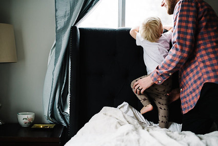 lifestyle family photos at home