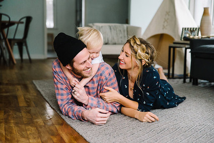 lifestyle family photos at home