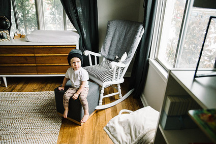 lifestyle family photos at home