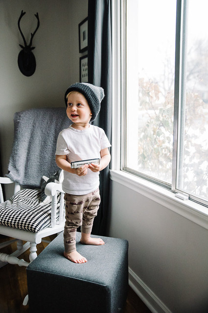 lifestyle family photos at home