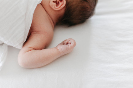 lifestyle newborn photos